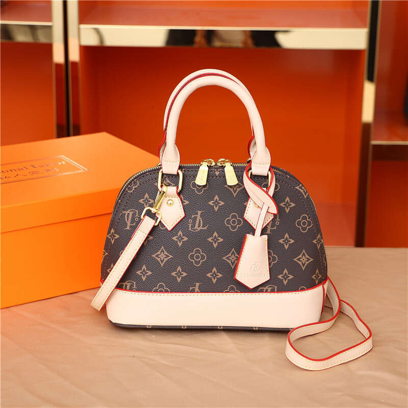 Vintage Print Handbag For Women 2026 New Model Simple And Stylish Shoulder Crossbody Fashionable Shell Bag