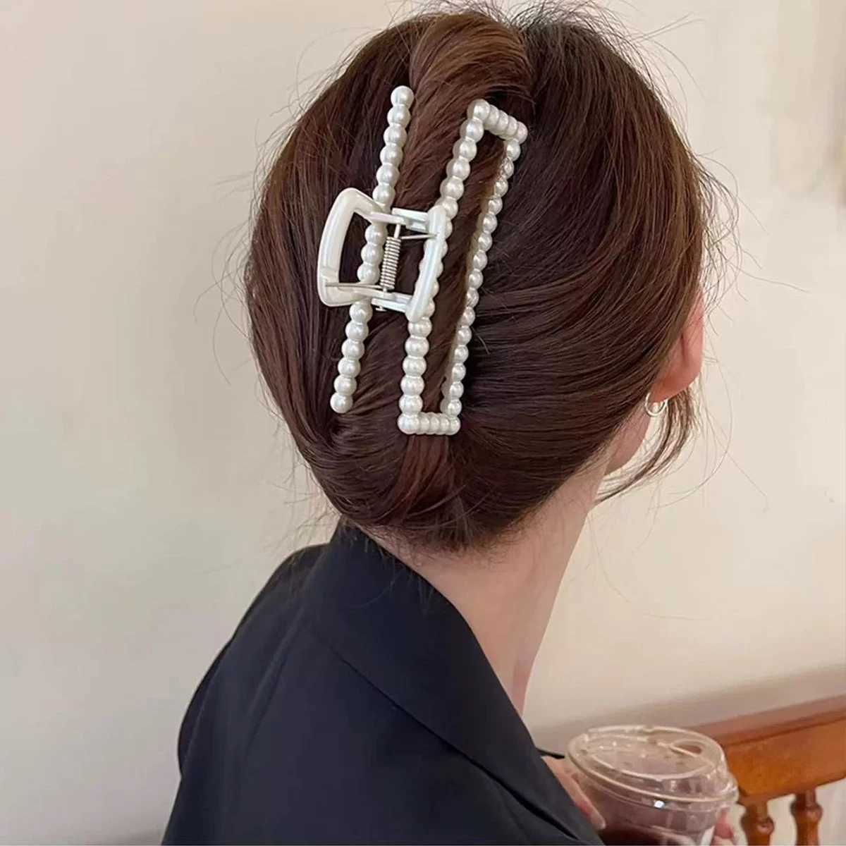 1pc temperament large pearl hair clip elegant back of the head grip clip pan hair ponytail shark clip simple retro French clip H260326