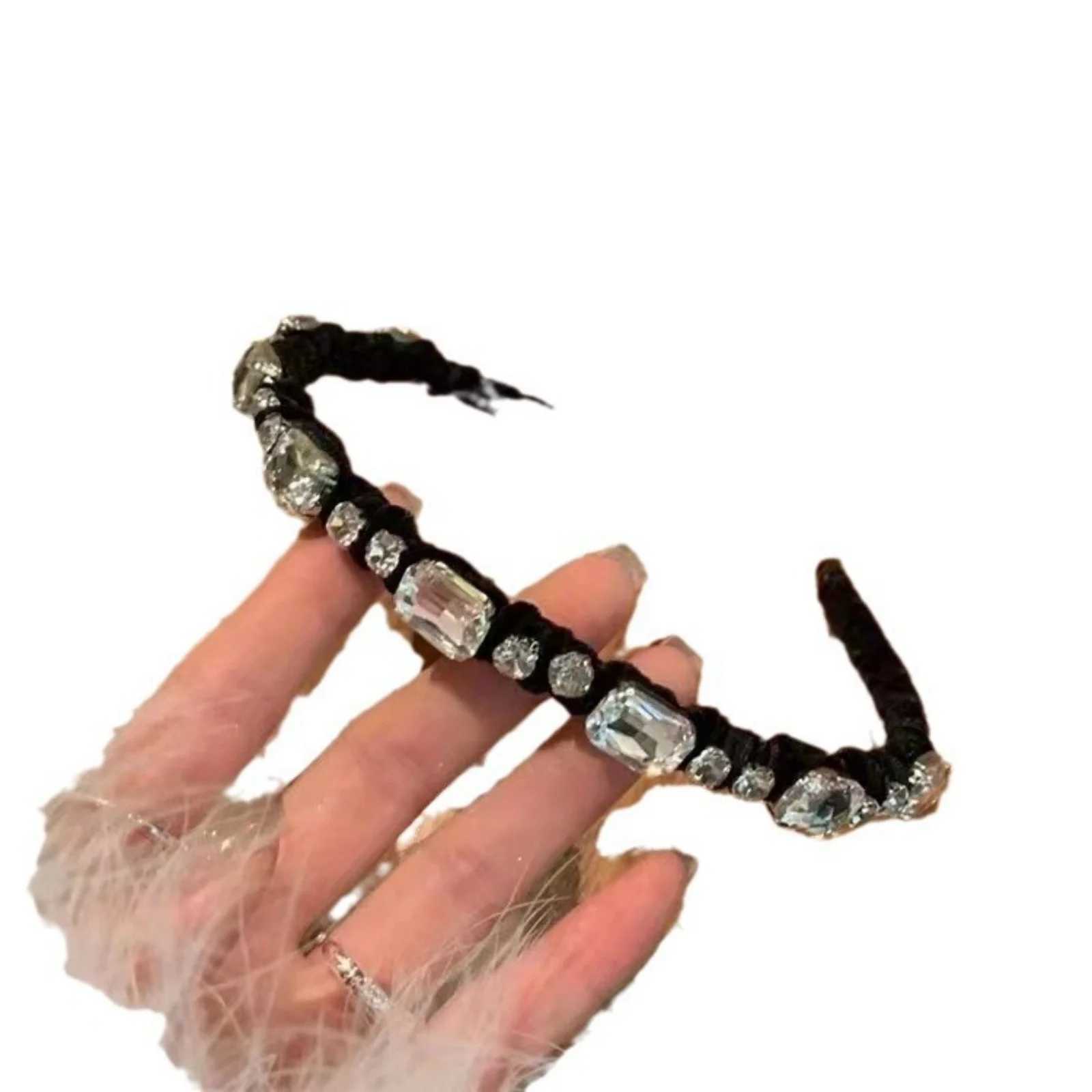 1pc Velvet Hair Hoop with Shiny Diamonds for Women - Luxury Style Headband for Autumn Winter Suitable for Face Washing Hair D260326