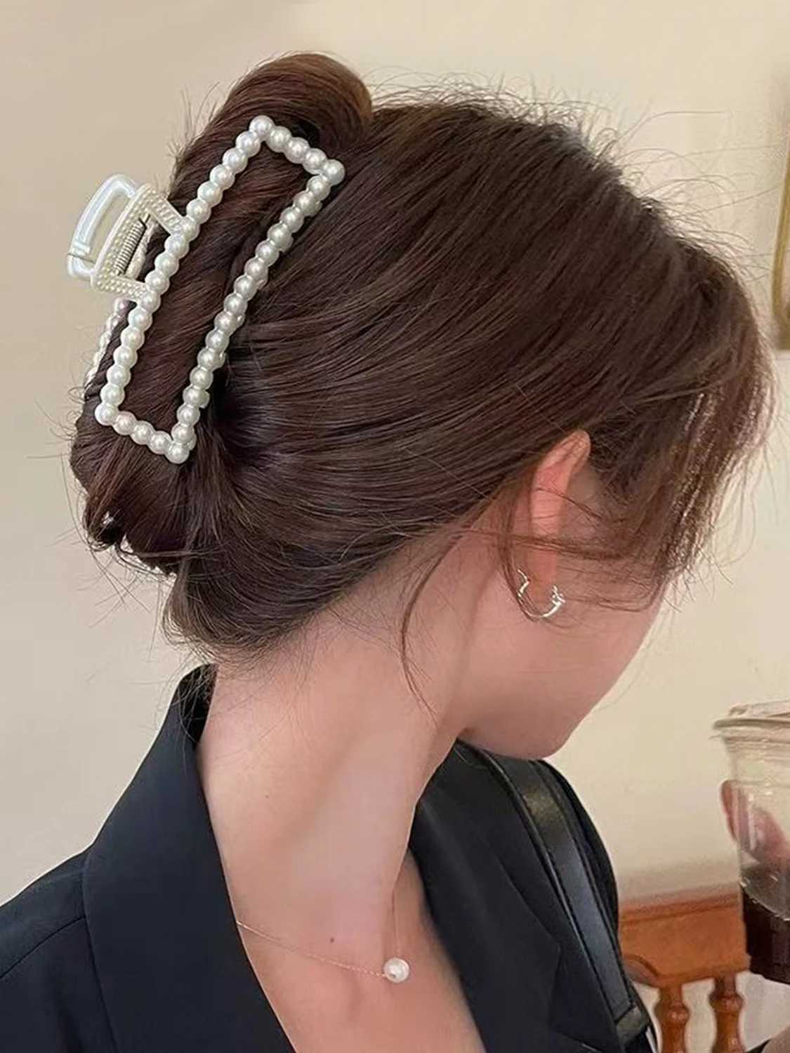 1pc temperament large pearl hair clip elegant back of the head grip clip pan hair ponytail shark clip simple retro French clip H260326