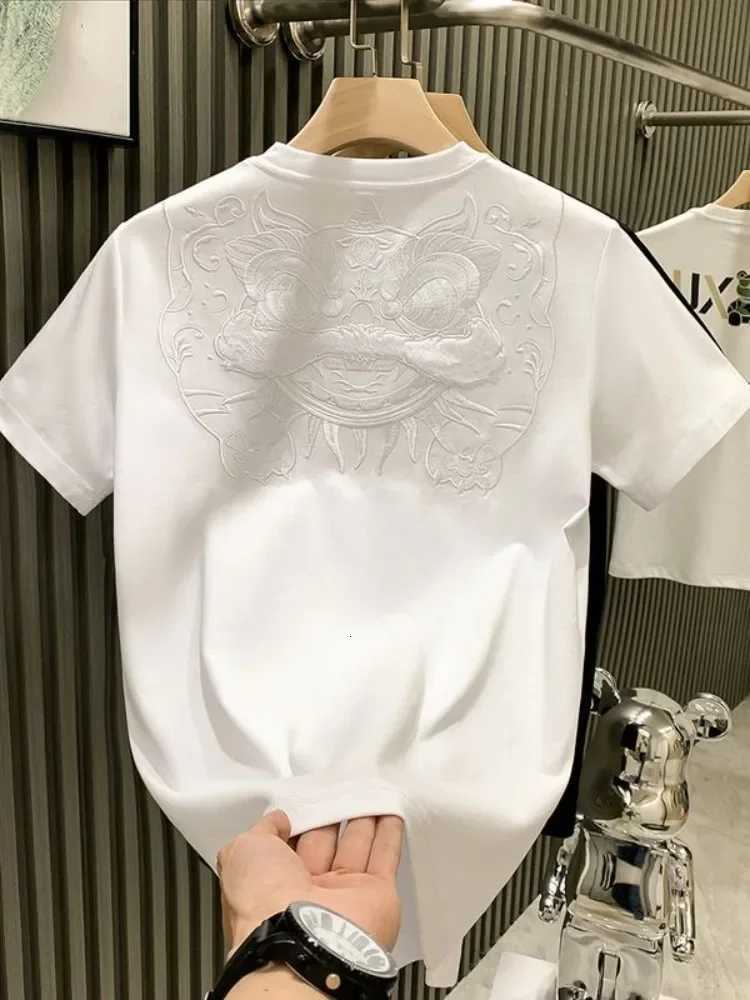Male Tees Shirts Skinny Embroidery Lion New In Party Y2k Original Tops Hot Basic Korean Popular Clothes Cool Cheap Mens T-shirt C260326