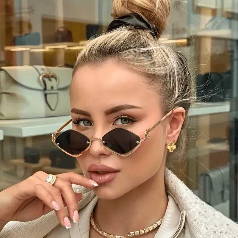 Ladies Fashion Glasses with Ultra Light Retro Style Diamond Metal Frame and Half Frame Suitable for Street Photography D260326