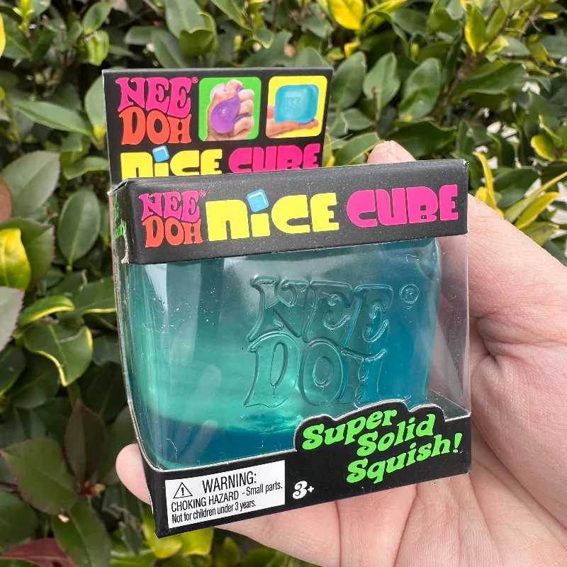 Needoh Nice Cube Antistress Sensoriale Giocattolo per Ansia e Concentrazione Cubo Sensoriale da Scrivania per Adulti e Bambini Z260326