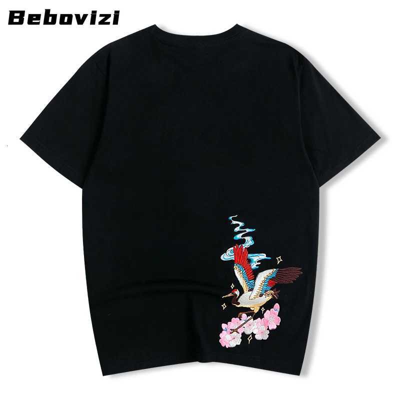 2025 Men Hip Hop Streetwear Japanese Harajuku Crane Embroidery T-Shirt Summer Short Sleeve Tops Tees Black White Cotton Tshirts C260326