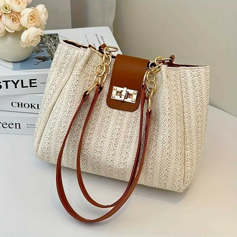Grass Woven Patchwork Leather Korean Version Shoulder Bag Fashionable Womens Woven Handbag Suitable for Beach Parties Occasion C260327
