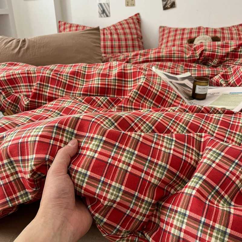 Vintage Double Sided Red Plaid Bedding Set Skin-Friendly Soft Duvet Cover Set with Bed Sheet and Pillowcases for Single Double H260327