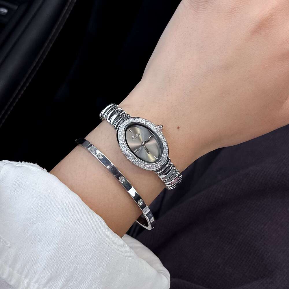 2026 Popular Women's Watch with Exquisite Diamond Inlays