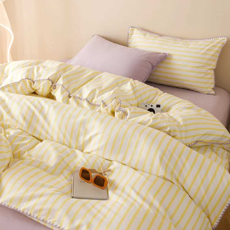 Yellow Stripe Bedding Set Protein Durable Washed Cotton Block Shell Embroidery Comforter Warm Cover Full Size with Pillowcases H260327