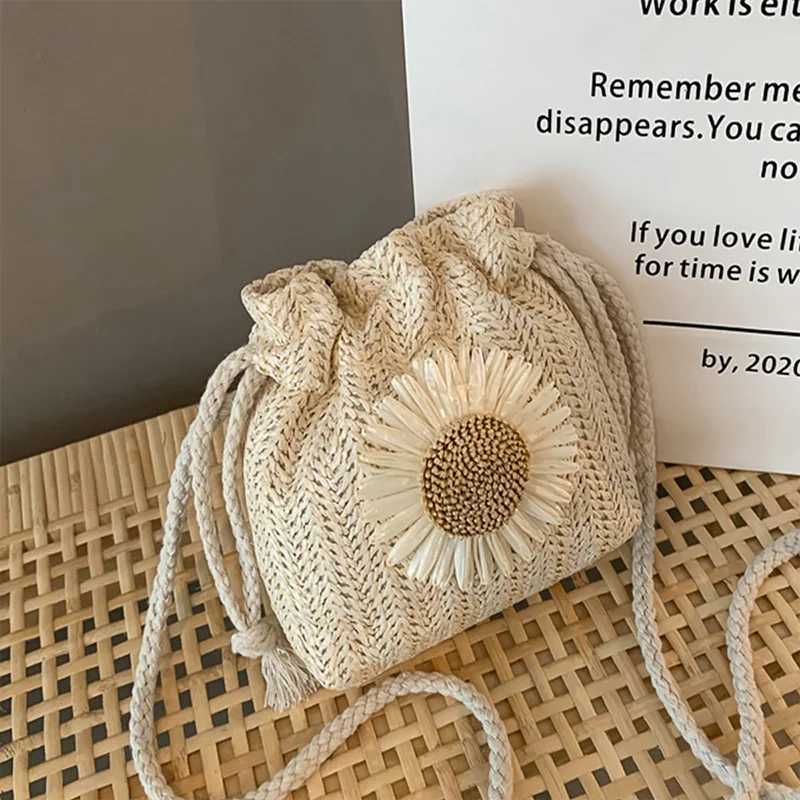 Summer New Fashion Straw Strap Mouth Womens Woven Bag Single Shoulder Bag Crossbody Bag for Travel and Amusement C260327