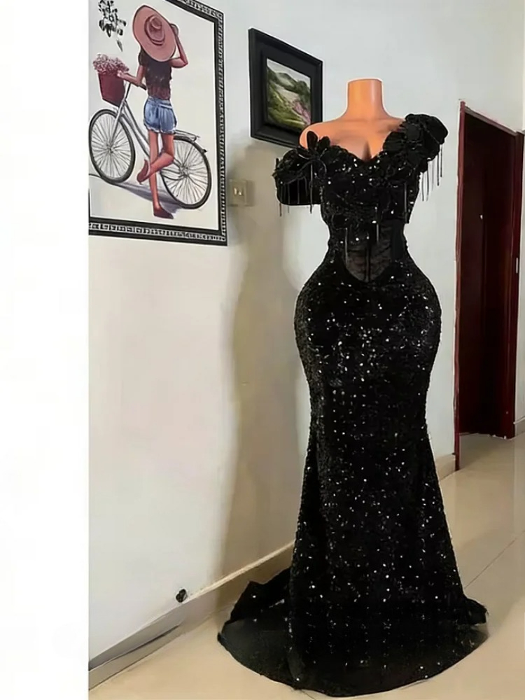 Red Aso Ebi Dresses 2026 Black Girls Off Shoulder Crystals Appliques Sequins Formal Prom Party Gowns Customized M27 ZD10