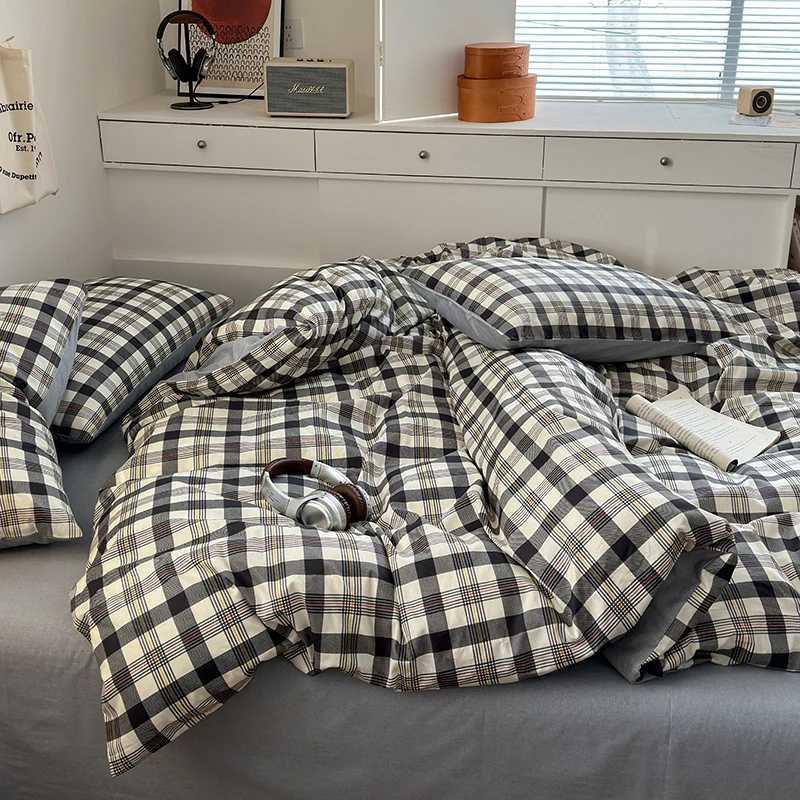100 Cotton Plaid Style Duvet Cover Set with 2 Pillowcases - Soft Breathable Bedding Set Hypoallergenic Easy Care H260327