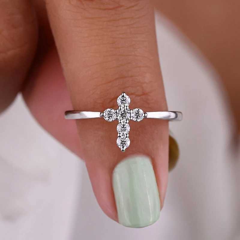 CAOSHI Minimalist Cubic Zirconia Cross Design Rings for Women Versatile Silver Color Party Accessories Timeless Styling Jewelry H260327