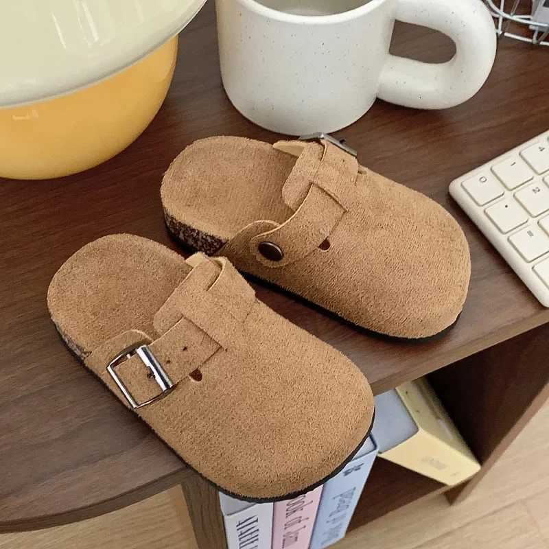 Childrens Outdoor Slippers Casual Flat Breathable Outdoor slipper Suitable for Indoor and Outdoor ActivitiesT260327