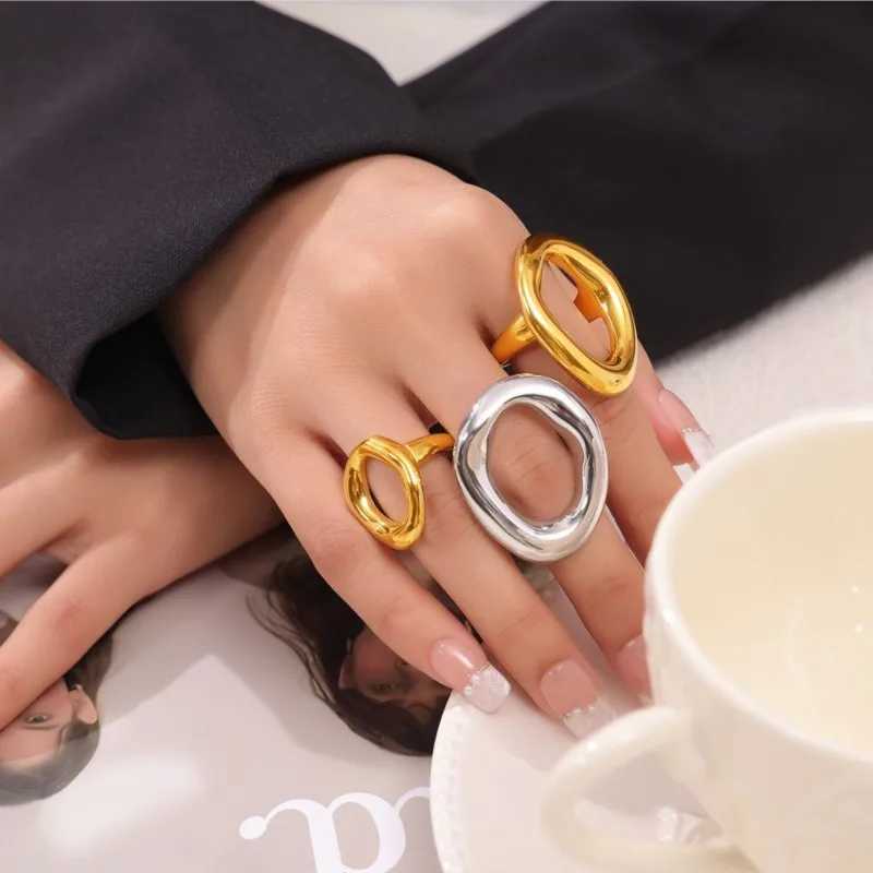 Fashion Minimalist Large Rings For Women Stainless Steel Gold Plated Waterproof Hip-hop Womens Finger Ring Aesthetic Jewelry H260327