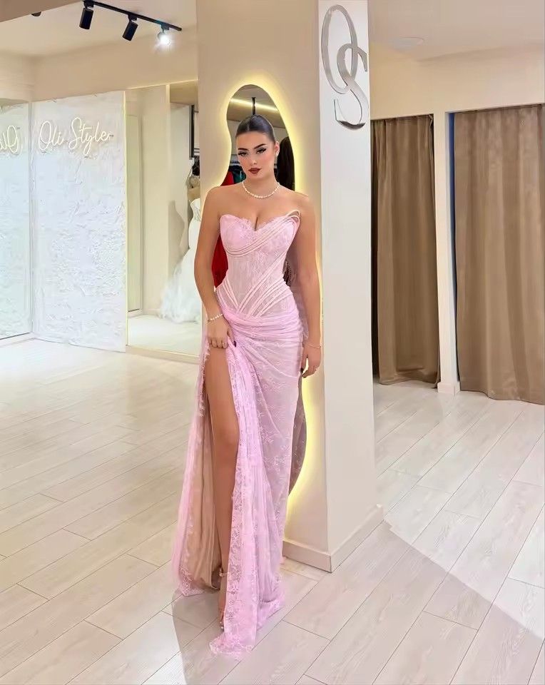 2026 Elegant Light Pink Lace Evening Dresses Saudi Arabic Sweetheart Corset Boning Sexy Formal Party Gowns For Women Side Slit Column Long Birthday Pr
