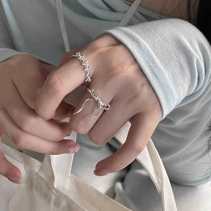 Romantic Lovely Silver Color Bow Tie Ribbon Rings for Women Exquisite Fashion Geometric Lines Open Finger Ring Jewelry Gift H260327
