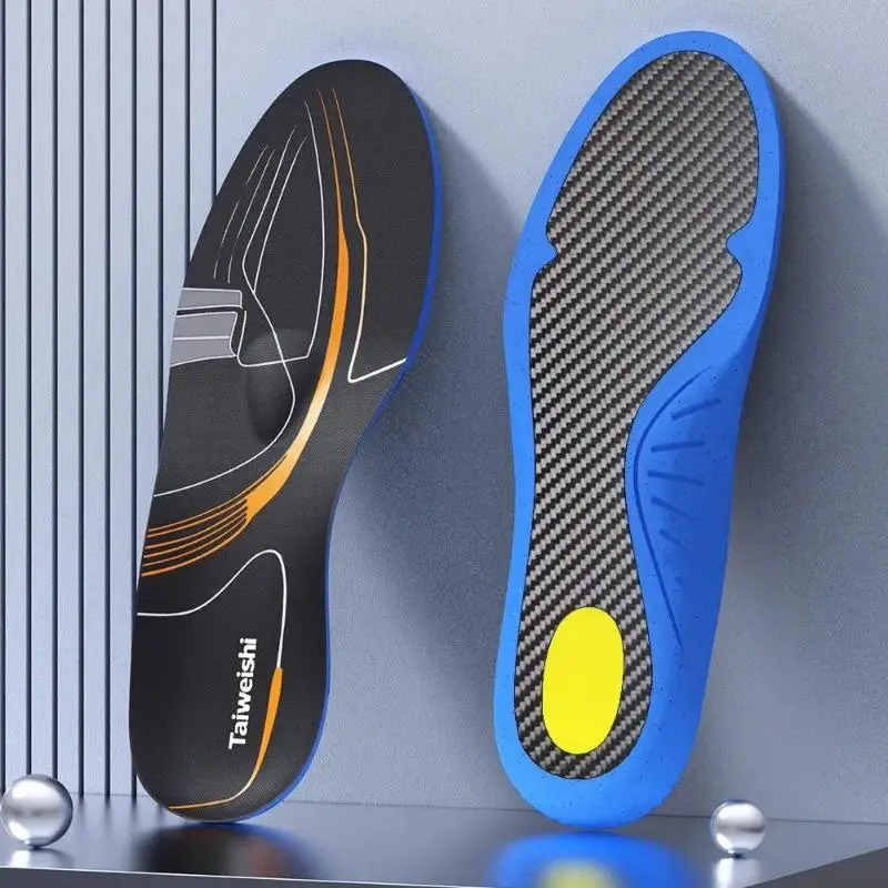 1Pair Carbon Fiber Insoles Carbon Plate Sports Running Lightweight basketball Shock Absorption Hiking Insoles 260327