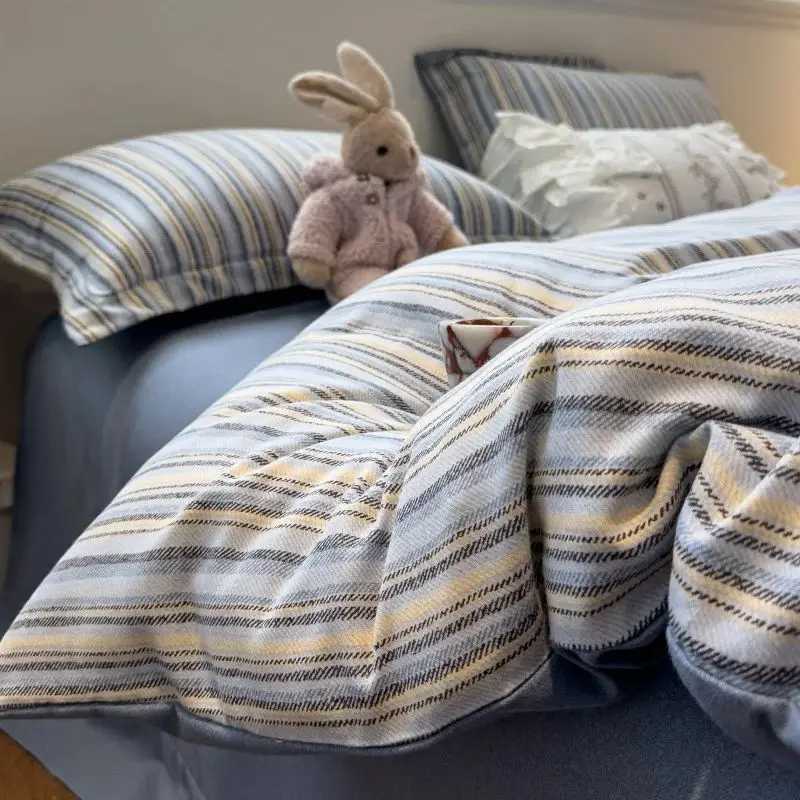 1pc 100 Cotton Quilts Cover Printed Duvet Covers Skin-friendly Blanket Cover Simple Style Bedding No Pillowcase H260327