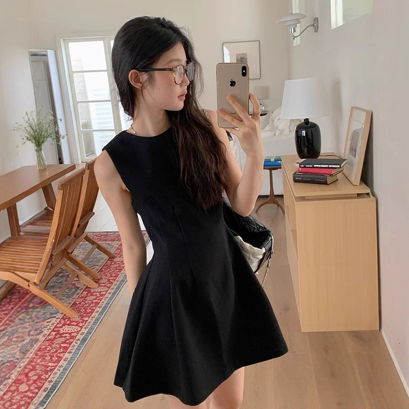 Womens Casual Dresses Sleeveless Designer Lady Luxurious Dresses Woman Clothing Socialite Sleeveless Tank Dress Waist-Cinching A-Line Short Black Slim