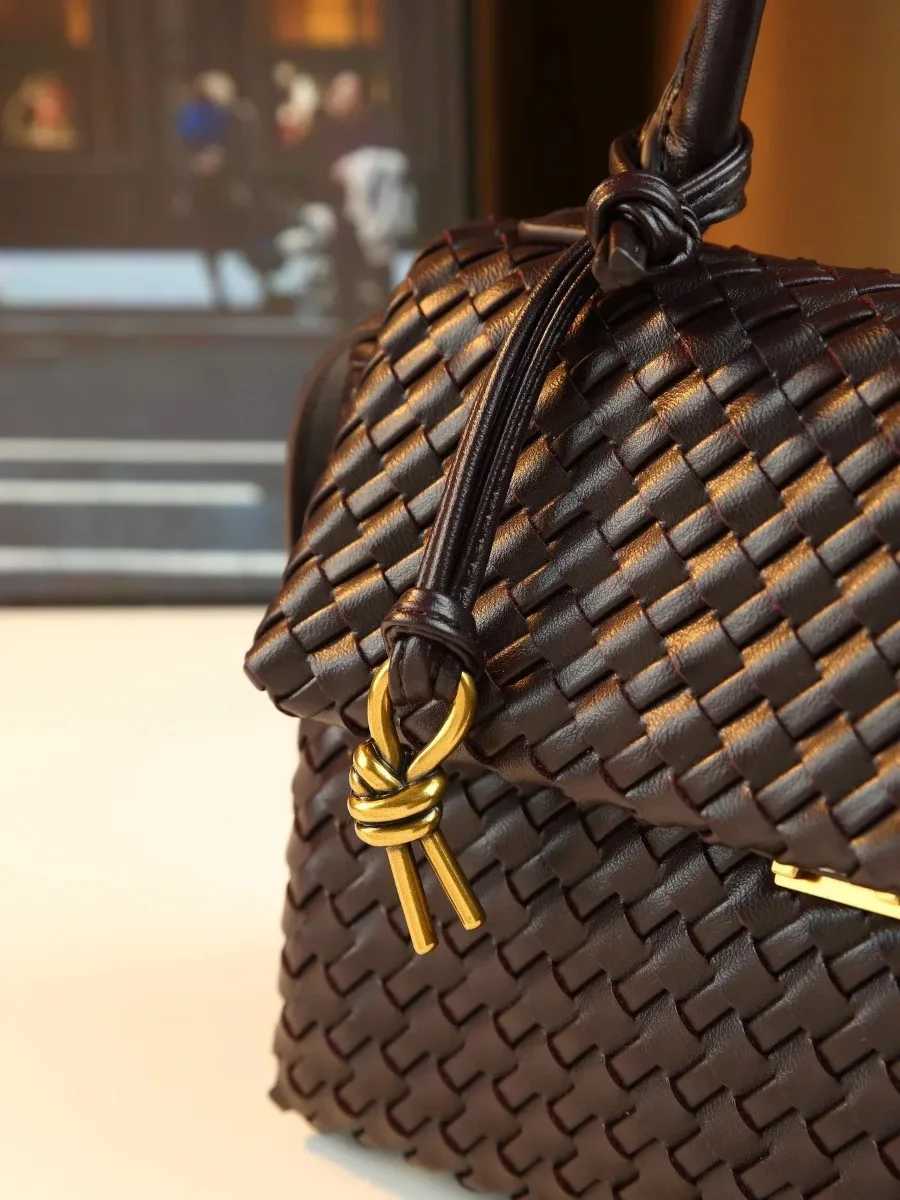 Luxury Designer Hand-woven Handbags High-quality Large Capacity Shoulder bags Womens Crossbody Bag Commuting Briefcases C260327