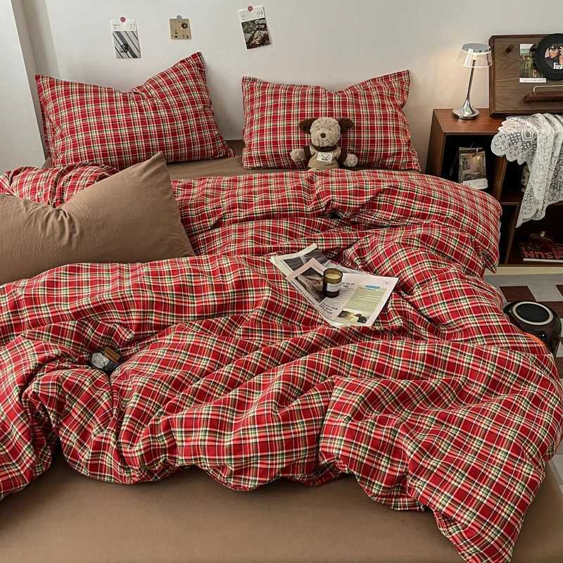 Vintage Double Sided Red Plaid Bedding Set Skin-Friendly Soft Duvet Cover Set with Bed Sheet and Pillowcases for Single Double H260327