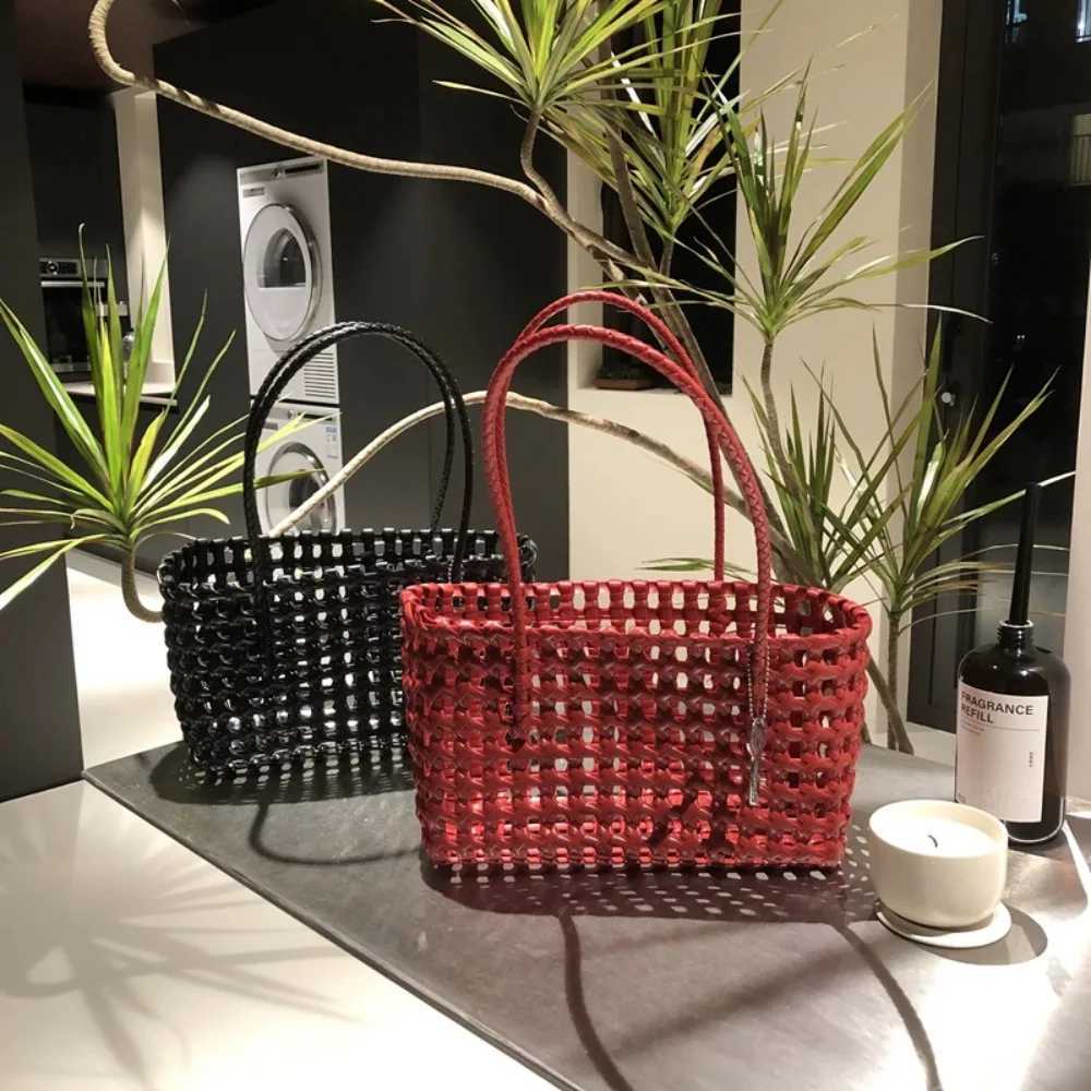 Plastic Hollow Weave Bag Countryside Style Large Capacity Beach Tote Bag Bohemian Style Bucket Bag Woman PVC Handbag Girls C260327