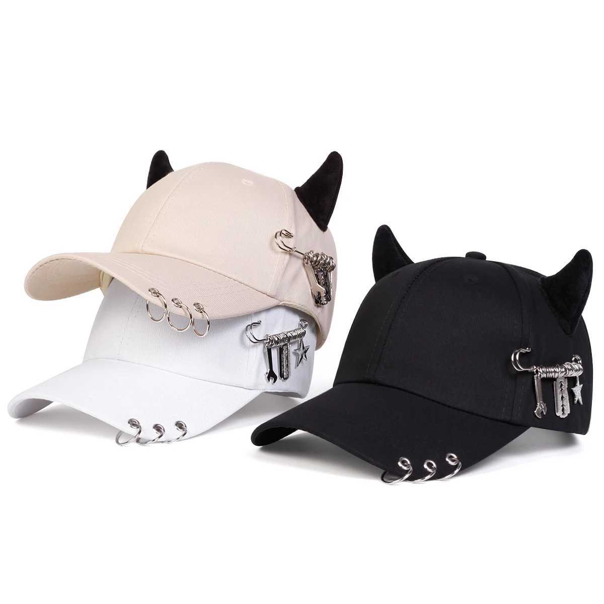 Unisex Lron Ring Cow Horn Personality Baseball Caps Spring Autumn Outdoor Adjustable Casual Hats Sunscreen Hat M260327