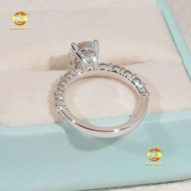 Custom Made Elegant Style 18k Solid Gold IGI Certificates Bridal Jewelry 2Ct CVD Lab Grown Diamond Round Engagement Band Ring