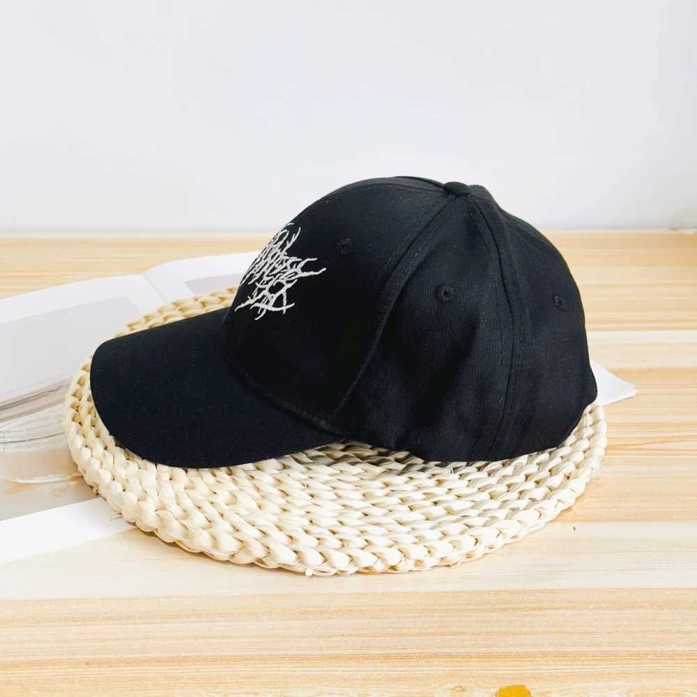 Summer Fashion Adjustable Cotton Baseball Hats Hiphop Graffiti Cartoon Pattern Embroidery Sun for Men And Women M260327