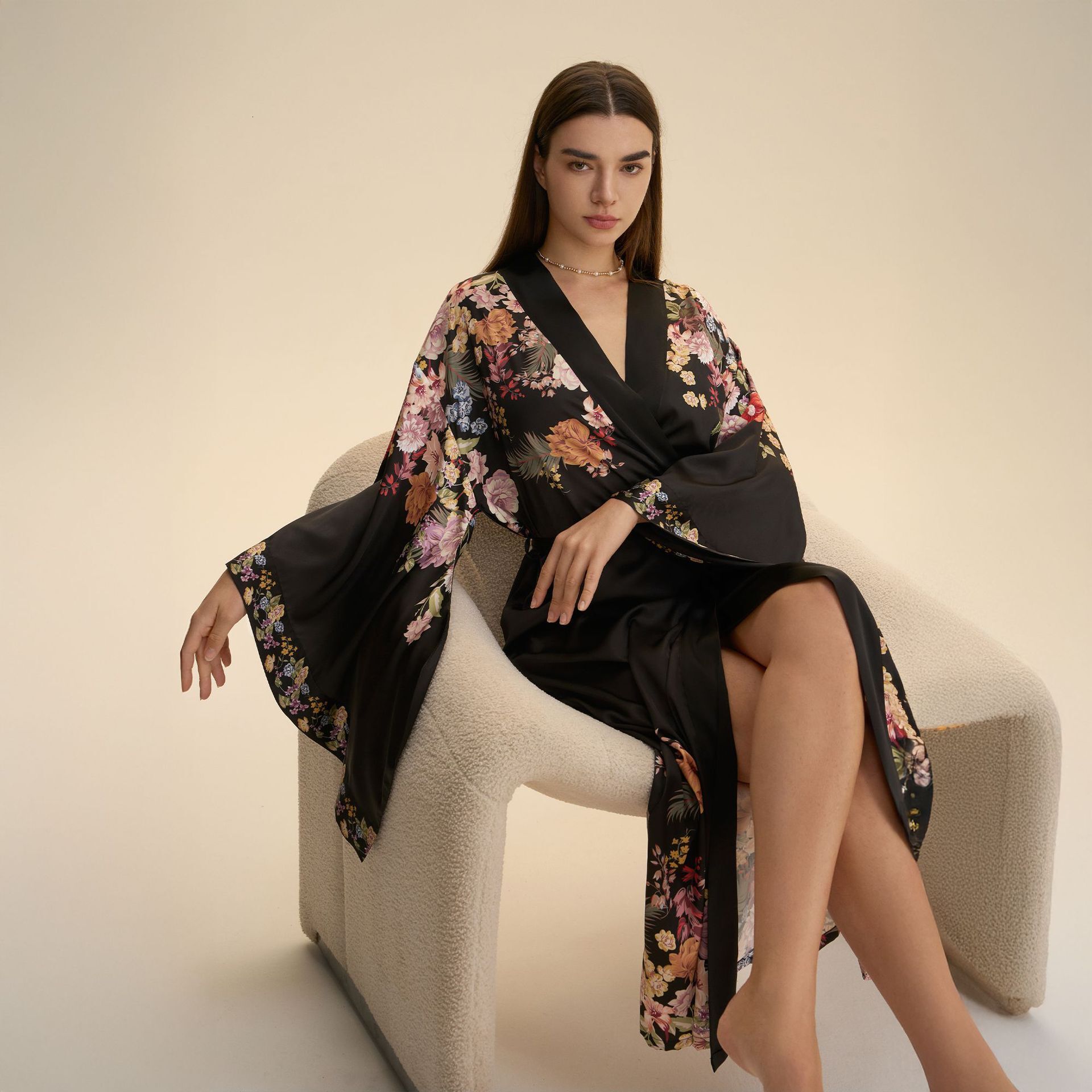 Bathrobe Women Nightgown Designer V Neck With Shoulder Print Long Sleeve Nightdress Homewear For Spring Autumn New Satin Plus Size Black