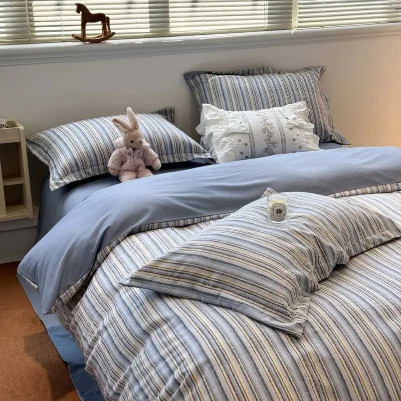 1pc 100 Cotton Quilts Cover Printed Duvet Covers Skin-friendly Blanket Cover Simple Style Bedding No Pillowcase H260327