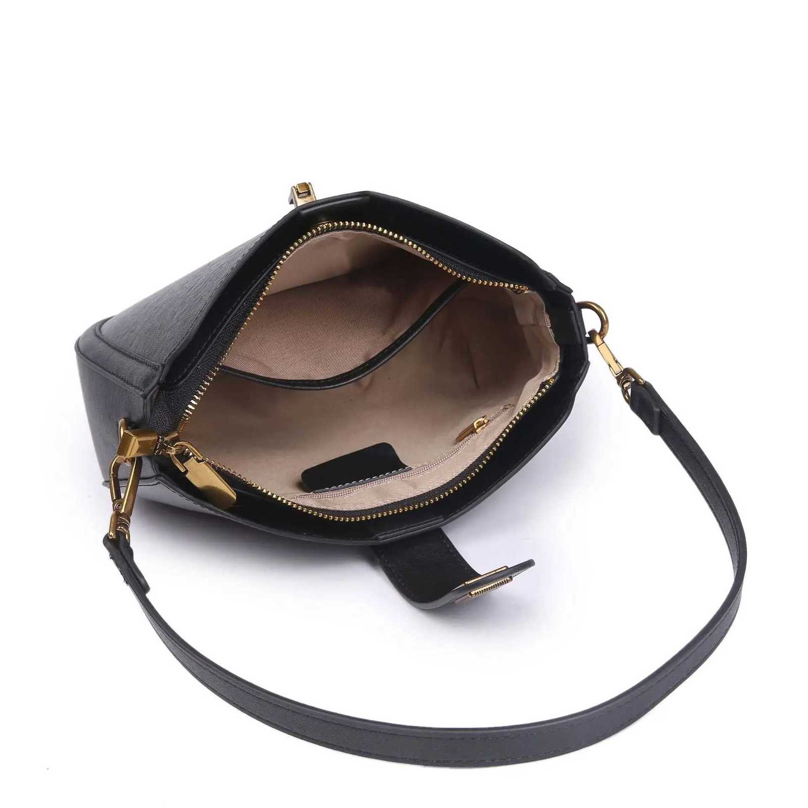 Womens Vegetable Tanned Top Layer Cowhide Bag Minimalist Fashion Practical Dumpling Bag Versatile Crossbody Shoulder Small Bag C260327