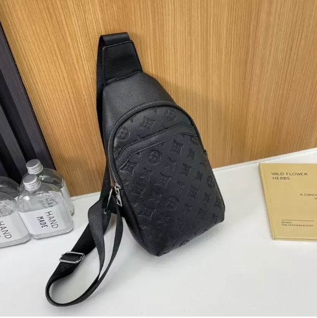 Men chest bag Designer Crossbody Bumbag Chest pack Adjustable strap Shoulder Bag Set Leather waist bags multi purpose satchel Bag Men women Avenue Sling Bag