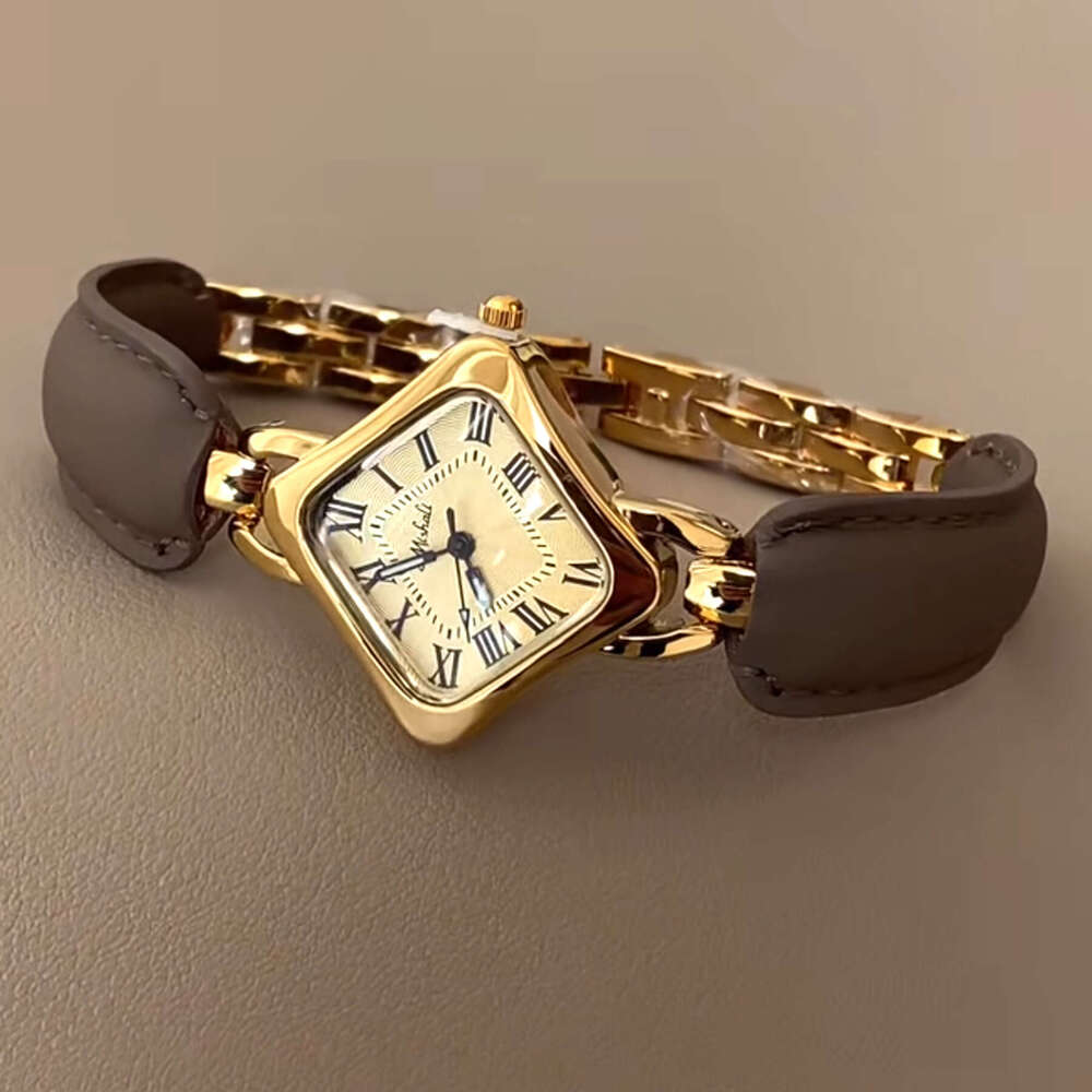 New Women's Stylish and Elegant Light Luxury Retro Watch with Roman Numerals