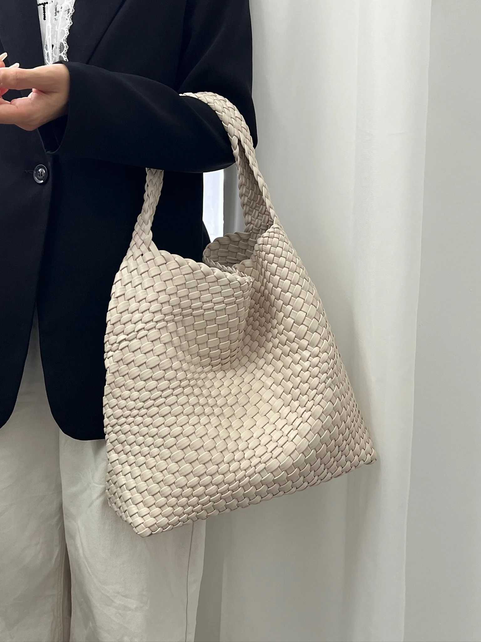 Shoulder bag Woven Bag for Women Europe and the United States popular PU leather soft fabric women underarm bag C260327
