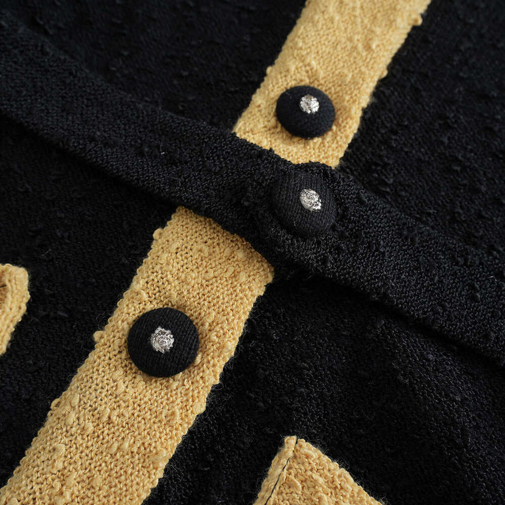 Korean CC style color blocked D19 border small fragrant V-neck knitted cardigan women's autumn new fashion chic lace up vest