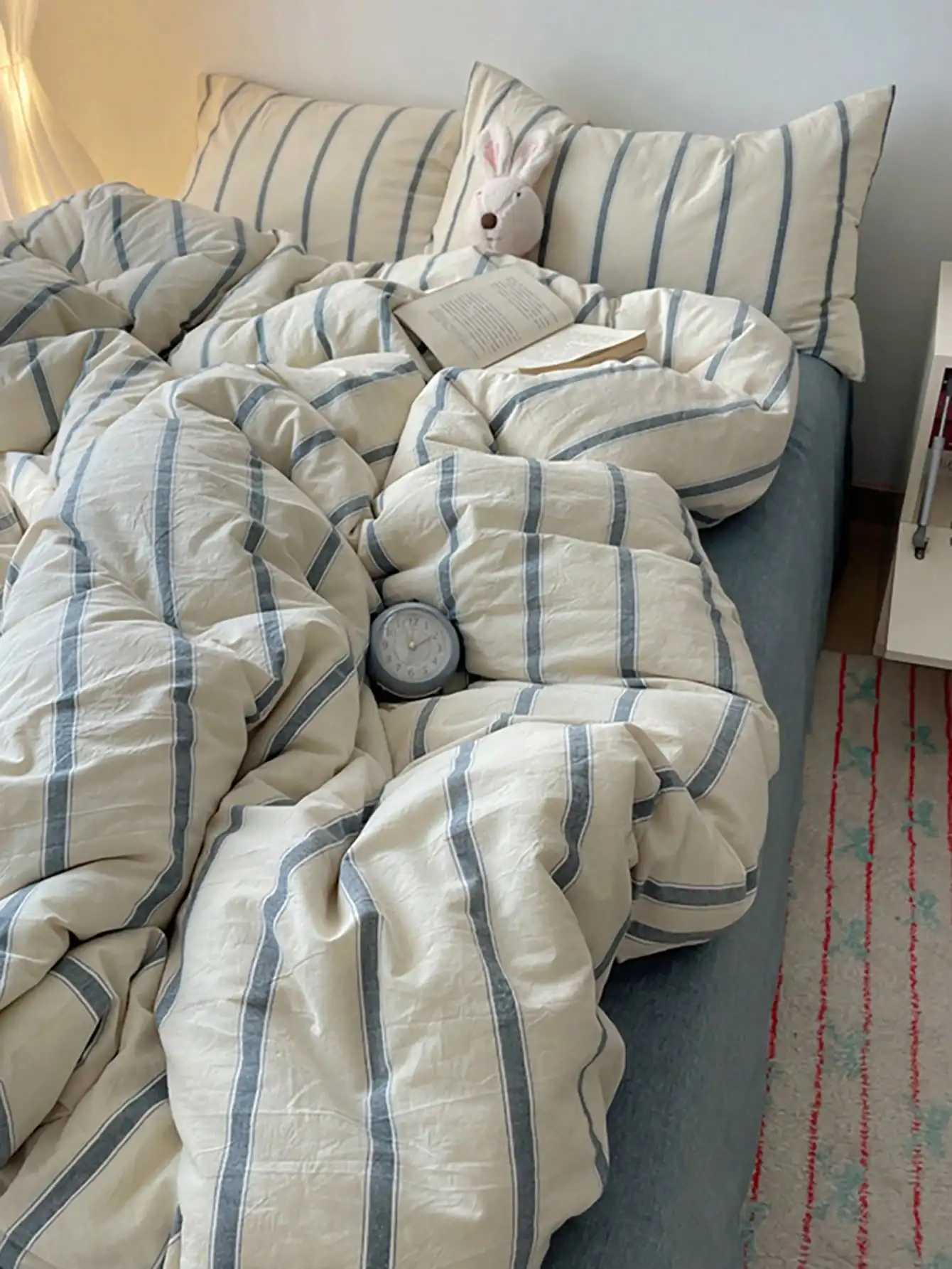 3-Piece Striped Duvet Cover Set with 2 Pillow Shams 100 Polyester H260327