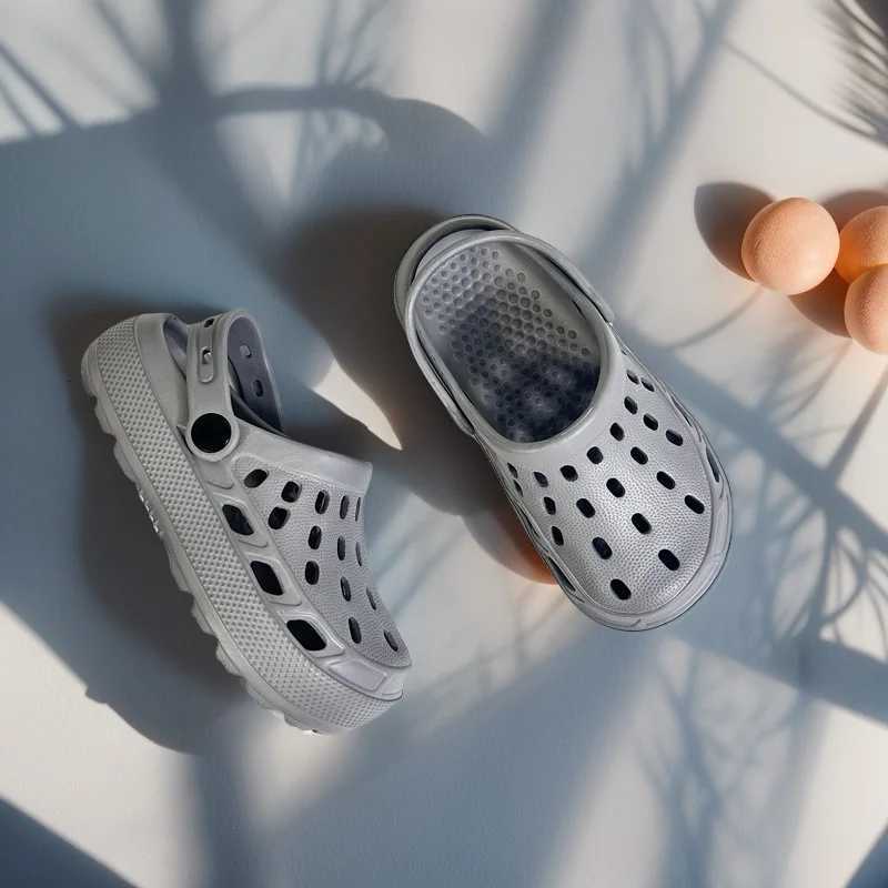 Adorable Kids Beach Shoes Lightweight Breathable Children Sandals Outdoor Learning Shoes Fashionable Simple EVA Clog FootwearT260327