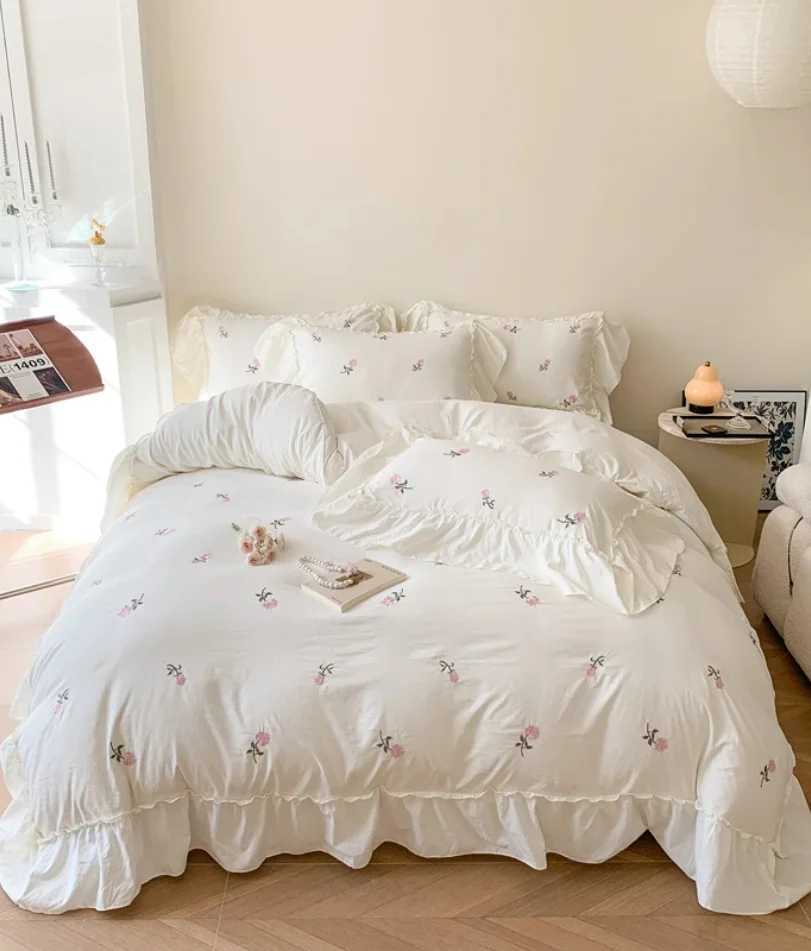 3pcs Rose Embroidered Duvet Cover Set 1Duvet Cover 2Pillowcase Without Core Princess Style Lace Bedding Set H260327