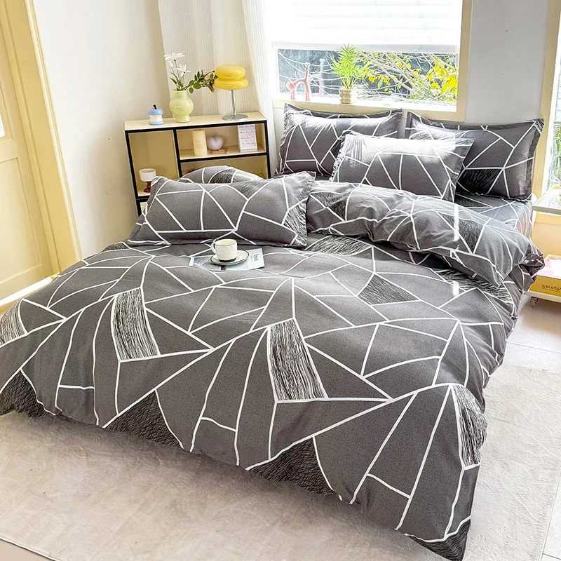 Printed three-piece set one duvet cover and a pair of pillowcases unpadded suitable for bedrooms hotels H260327