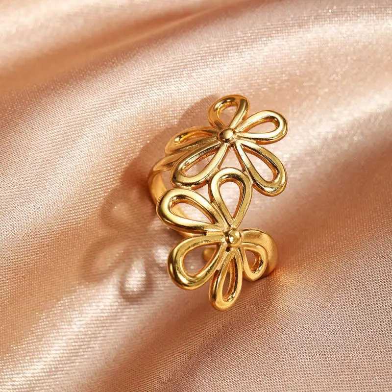 Stainless Steel Daisy Flower Rings for Women Men Vintage Irregular Flower Geometric Hollow Open Rings Trendy Charm Jewelry Gift H260327