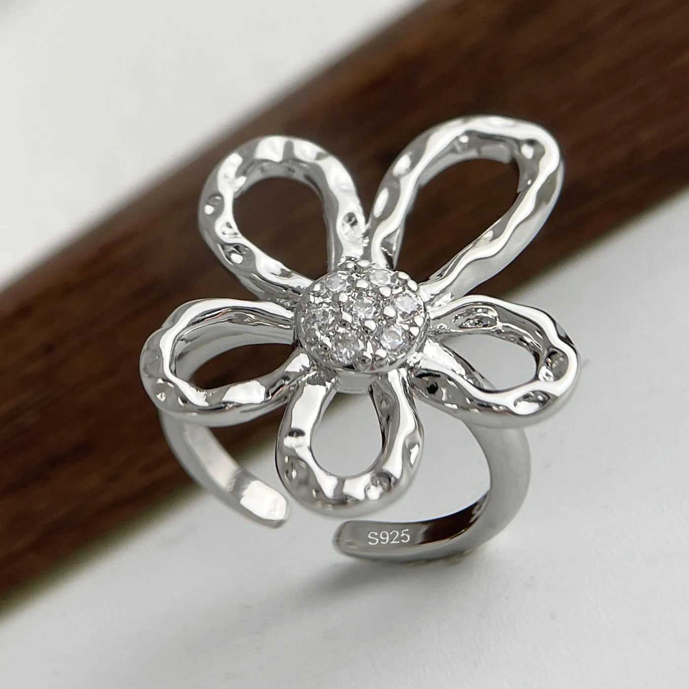 925 Sterling Silver Finger Rings for Women Big Flower Couple Minimalist Ring Party Jewelry Gift Prevent Allergy H260327