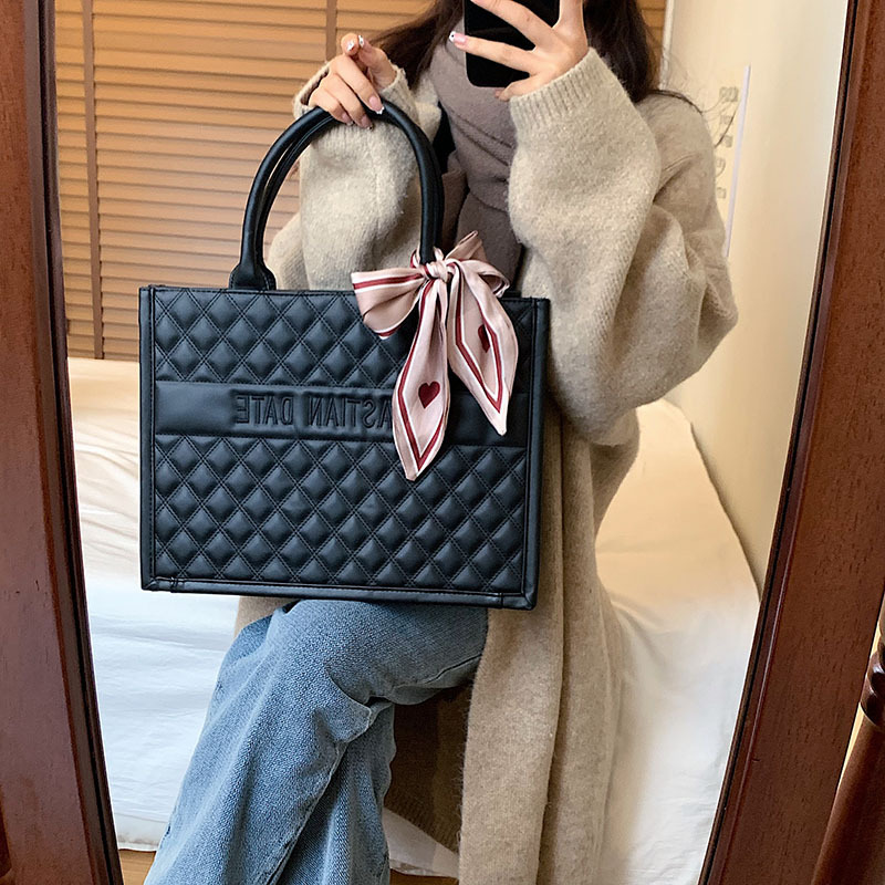 New 2026 Women's Tote Bag Large Capacity Trendy Handle Handbag Fashion Shoulder & Crossbody Bag