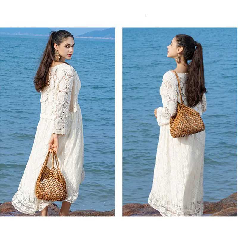 Women Woven Hand Bag Exquisite Design Hollow-out Wooden Bead Shoulder Bag Female Daily Shopping Handbag C260327