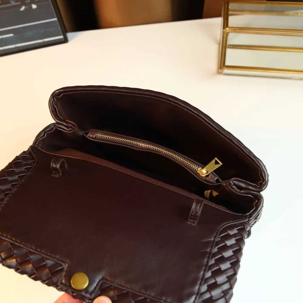 Luxury Designer Hand-woven Handbags High-quality Large Capacity Shoulder bags Womens Crossbody Bag Commuting Briefcases C260327