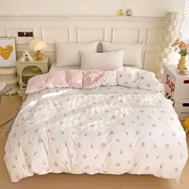 2025 new 3-piece cartoon heart-shaped plant floral print set a duvet cover and a pair of pillowcases no padding H260327