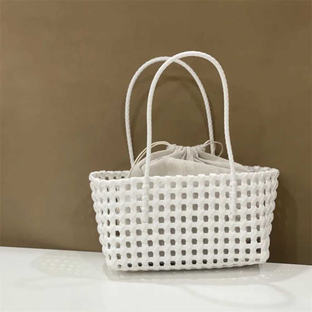 Plastic Hollow Weave Bag Countryside Style Large Capacity Beach Tote Bag Bohemian Style Bucket Bag Woman PVC Handbag Girls C260327