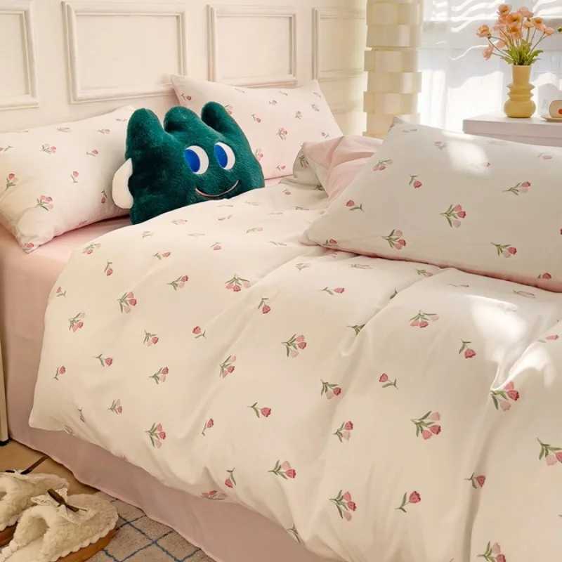 2025 new 3-piece cartoon heart-shaped plant floral print set a duvet cover and a pair of pillowcases no padding H260327