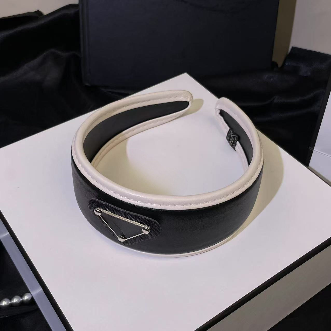 Fashion Wide Edge Vintage Headbands Letter Hairpin Women Hair Bands Girls Designer Jewelry Gift Hair Accessories