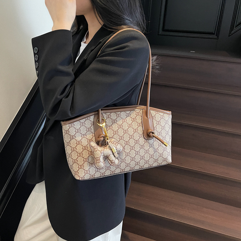 Large Capacity for Women Commuting Tote New Model Aesthetic Niche Personality Shoulder Textured Women's Bag